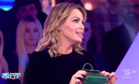 borsetta hermes sonia bruganelli|Sonia Bruganelli mostra la minibag da 40mila euro in tv e  .